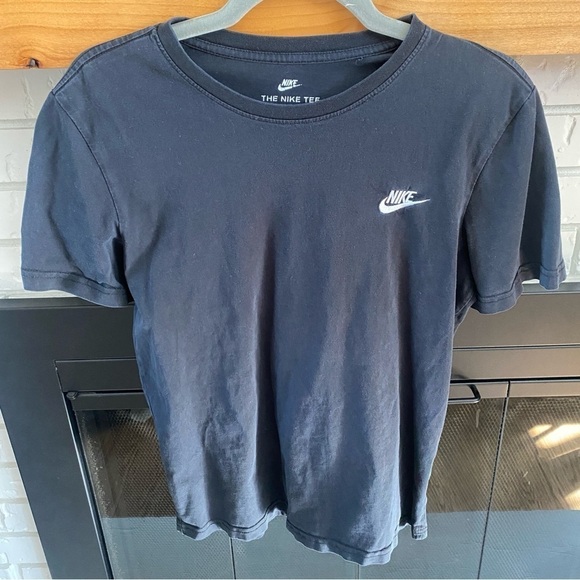 Nike Men's Black T-Shirt - Picture 1 of 3